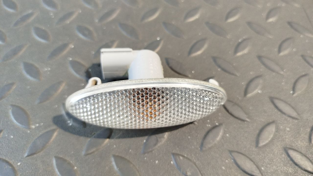 Повторитель поворота Toyota Auris 2006-2012