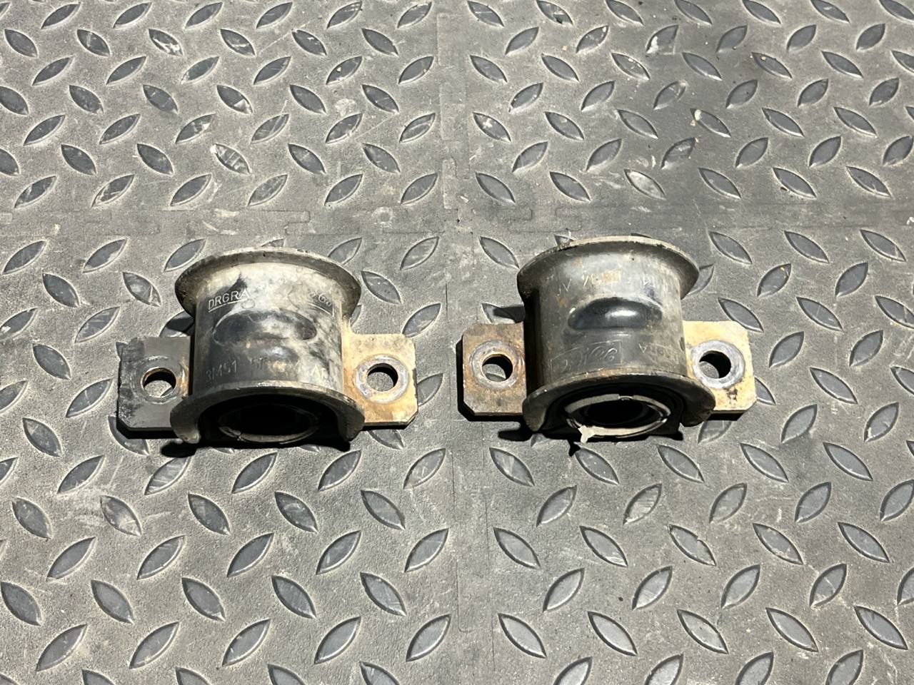 Кронштейн крепления стабилизатора передний Ford Focus/2 2004-2011