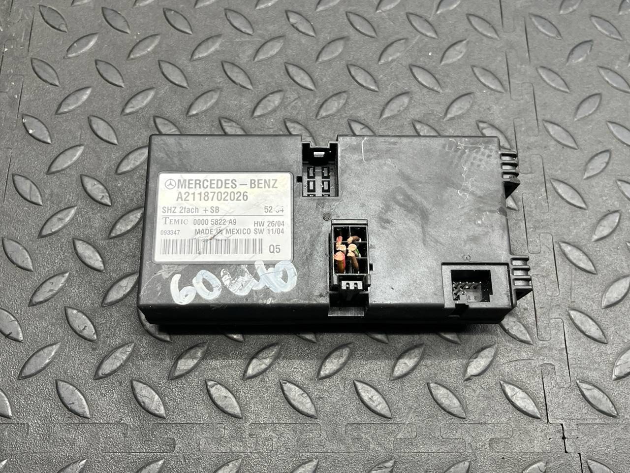 Блок управления подогревом сидений Mercedes E/W211 2002-2009