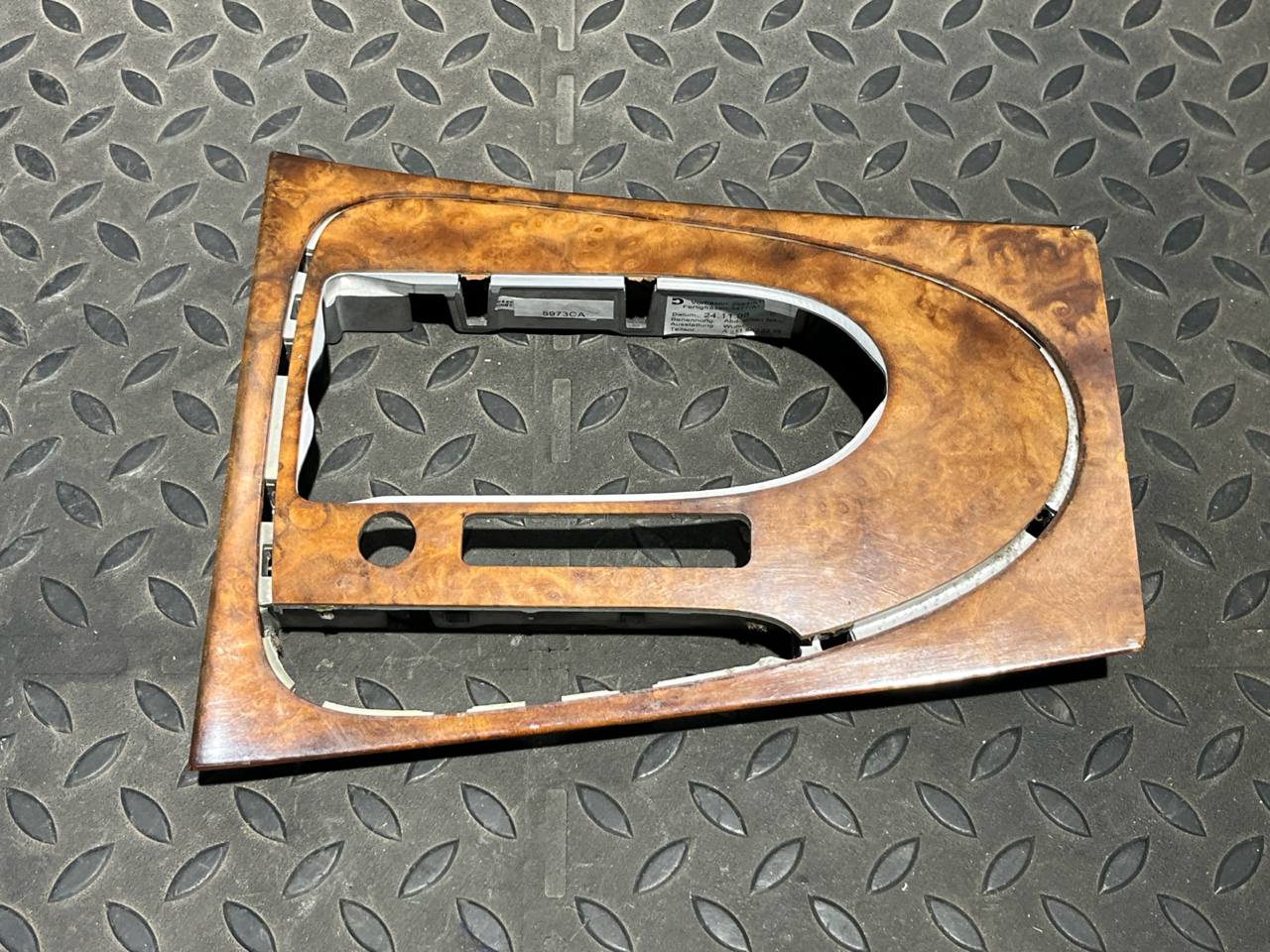 Накладка на кулису АКПП Mercedes E/W211 2002-2009