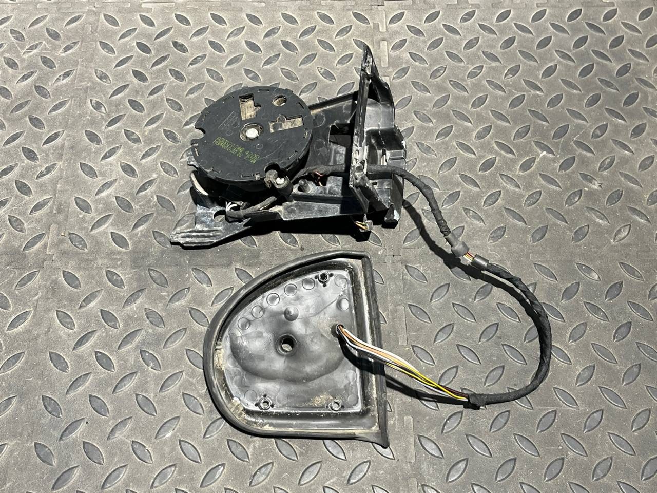 Зеркало левое Mercedes C/W203 2000-2008