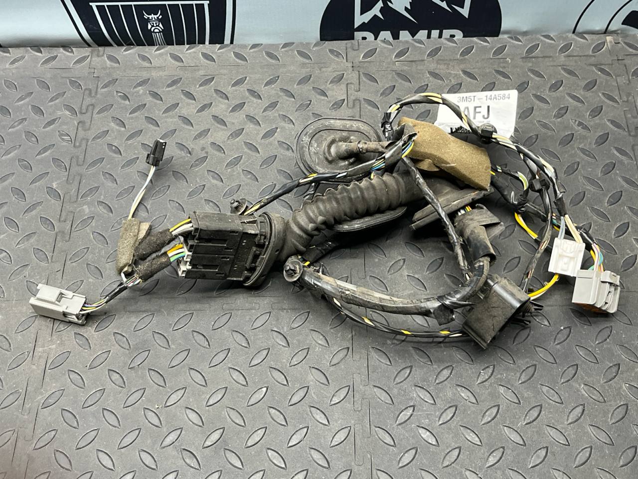 Проводка двери передняя левая Ford Focus/2 2004-2011