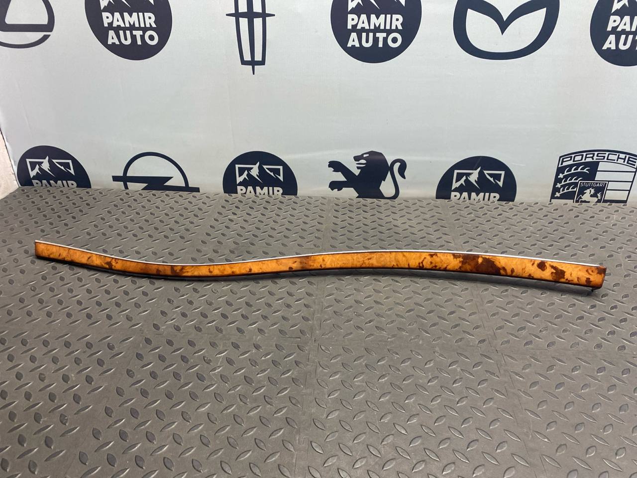 Накладка на торпедо правая Mercedes E/W211 2002-2009