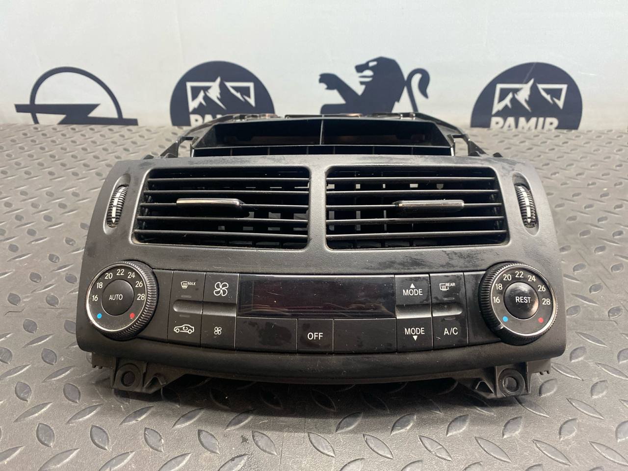 Блок управления климатом Mercedes E/W211 2002-2009