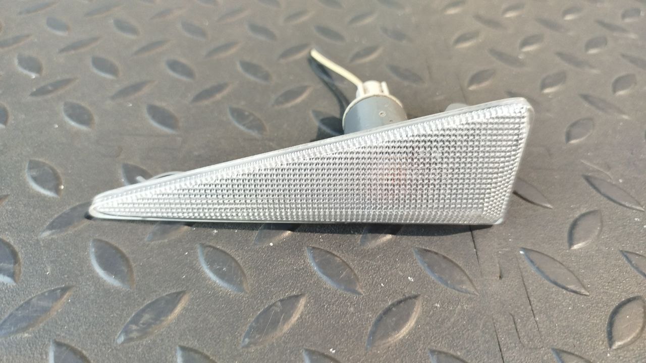Повторитель поворота правый Renault Scenic/2 2003-2009