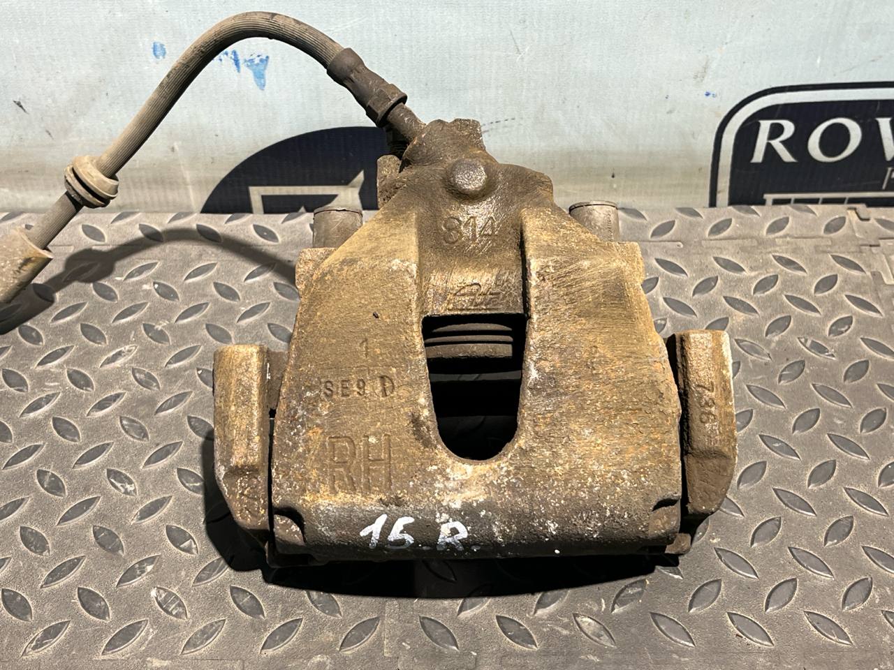 Суппорт передний правый Ford Focus/2 2004-2011