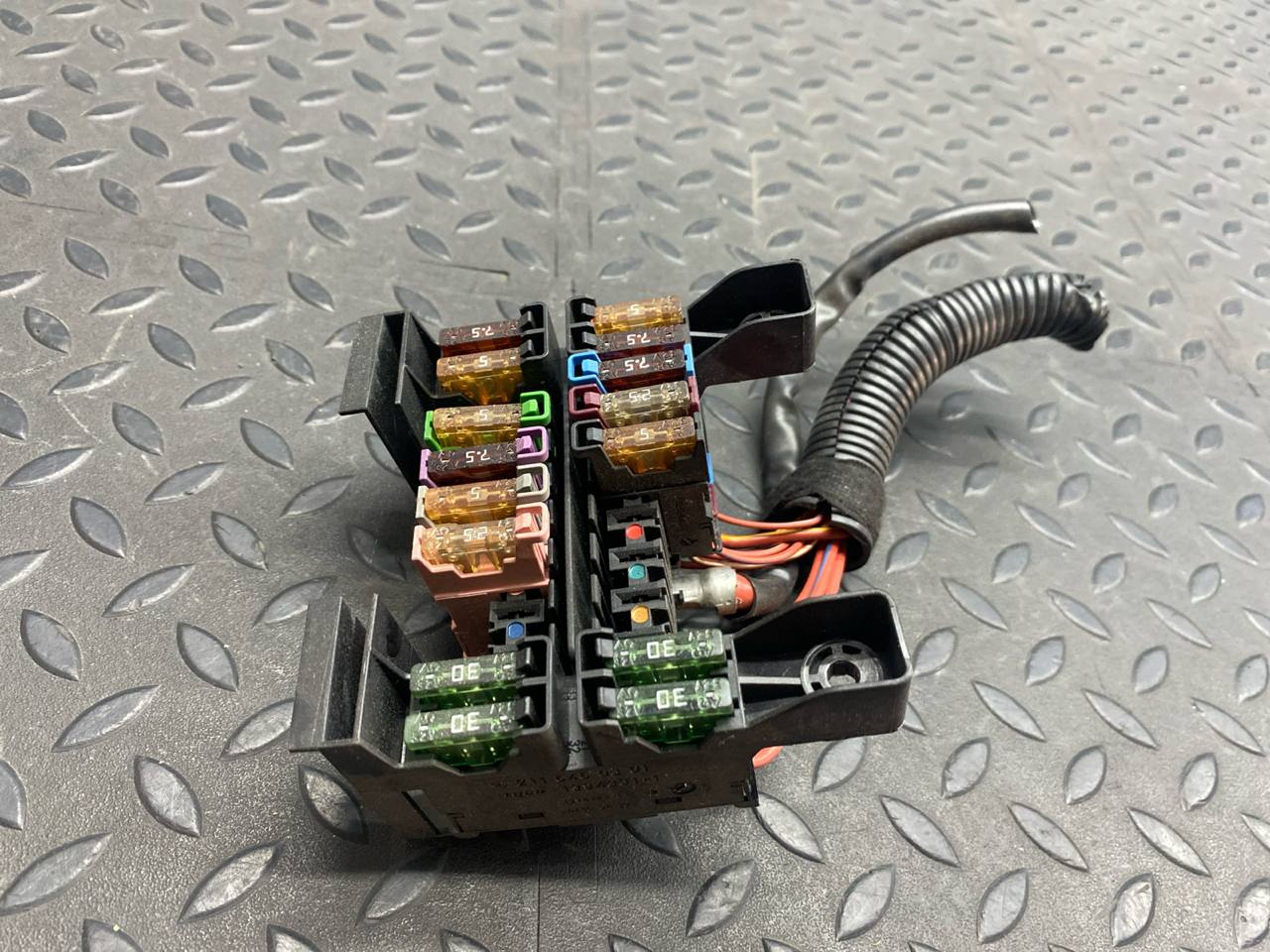 Блок предохранителей Mercedes E/W211 2002-2009