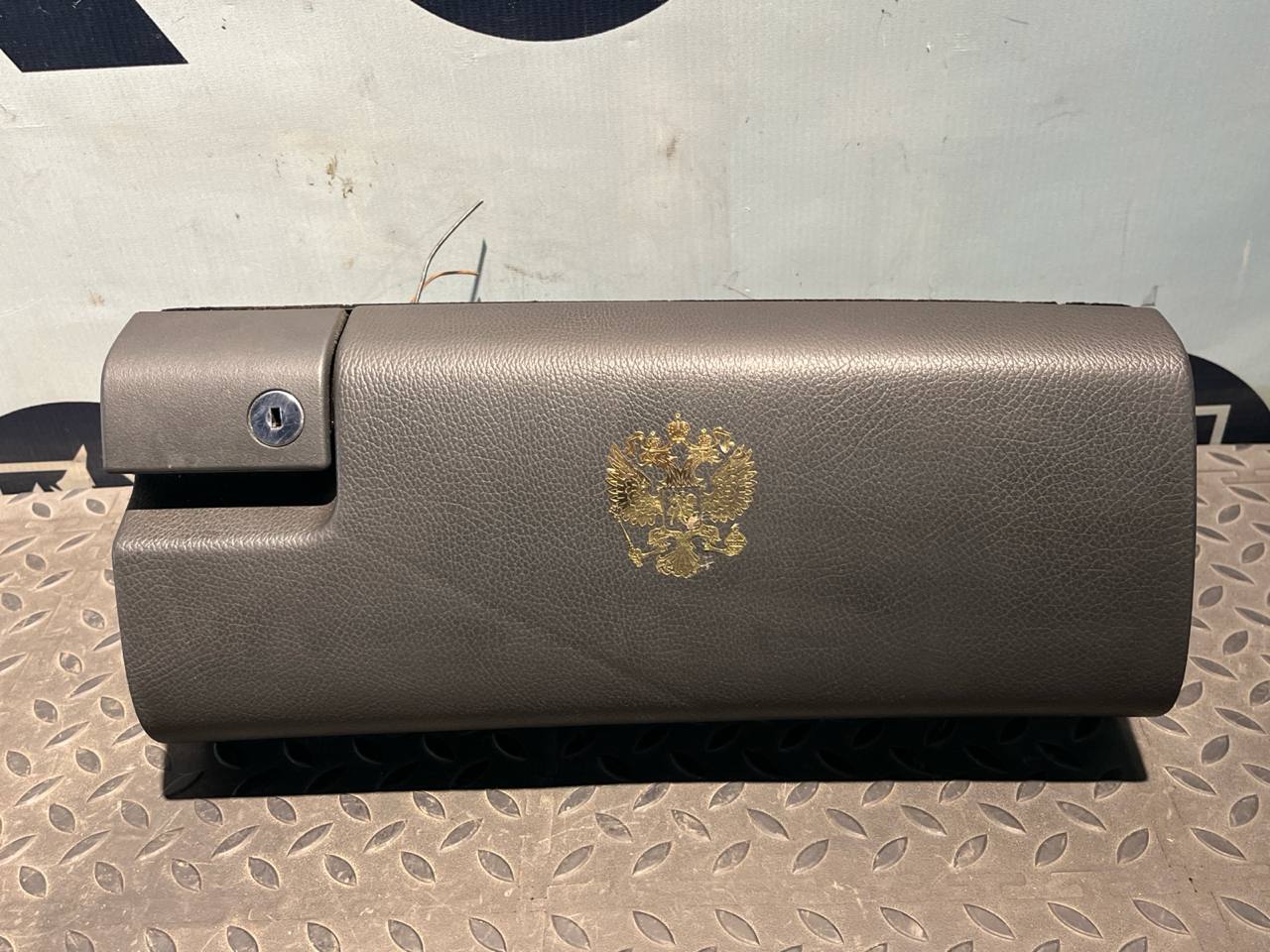 Бардачок Mercedes E/W210 1995-2003