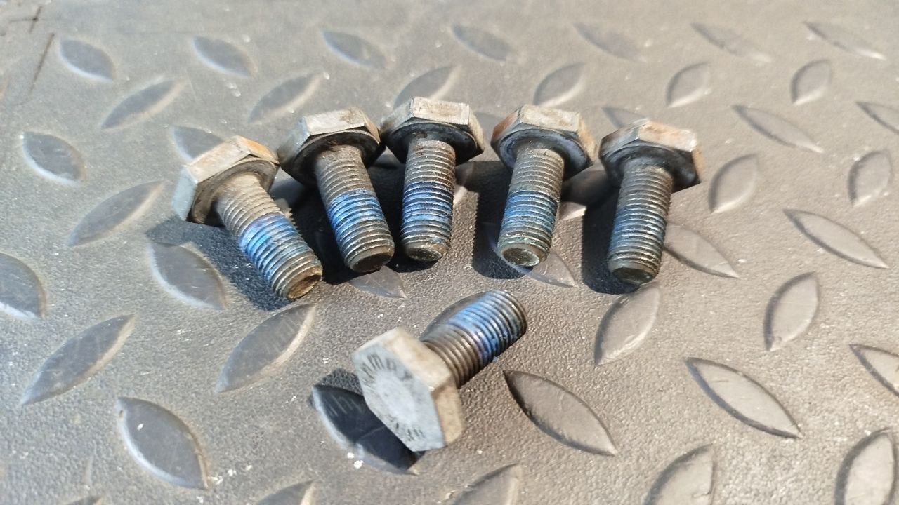 Болт маховика Opel Astra/H 2004-2014