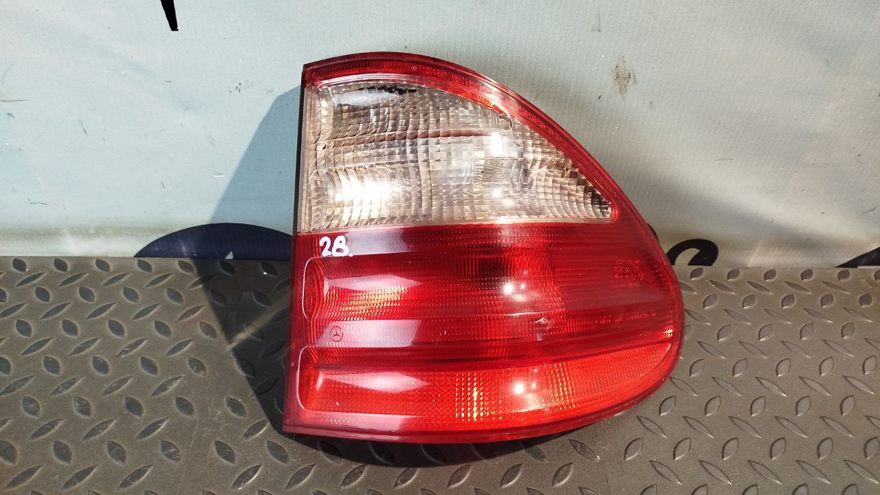 Фонарь задний наружный правый Mercedes E/W210 1995-2003