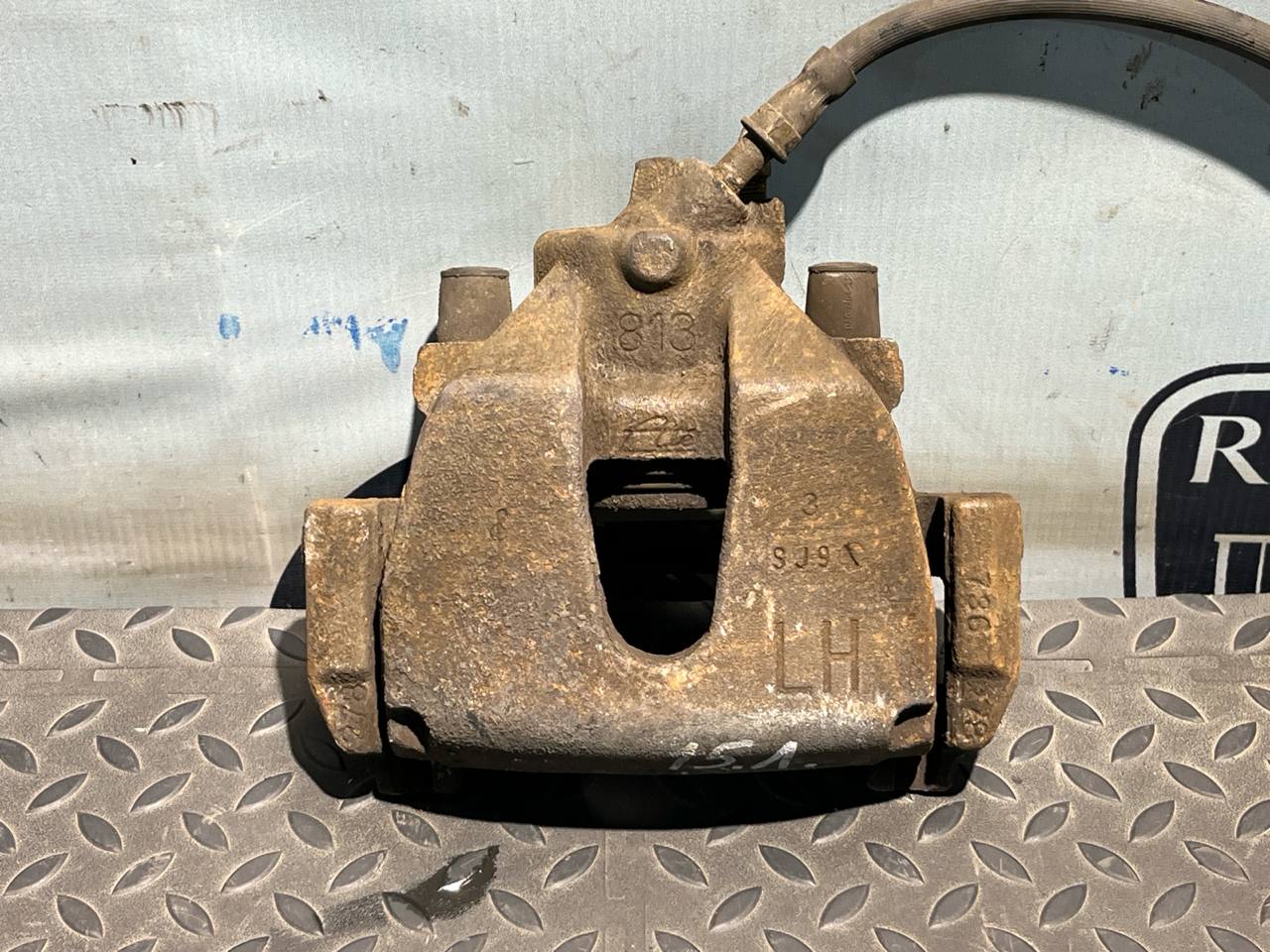 Суппорт передний левый Ford Focus/2 2004-2011