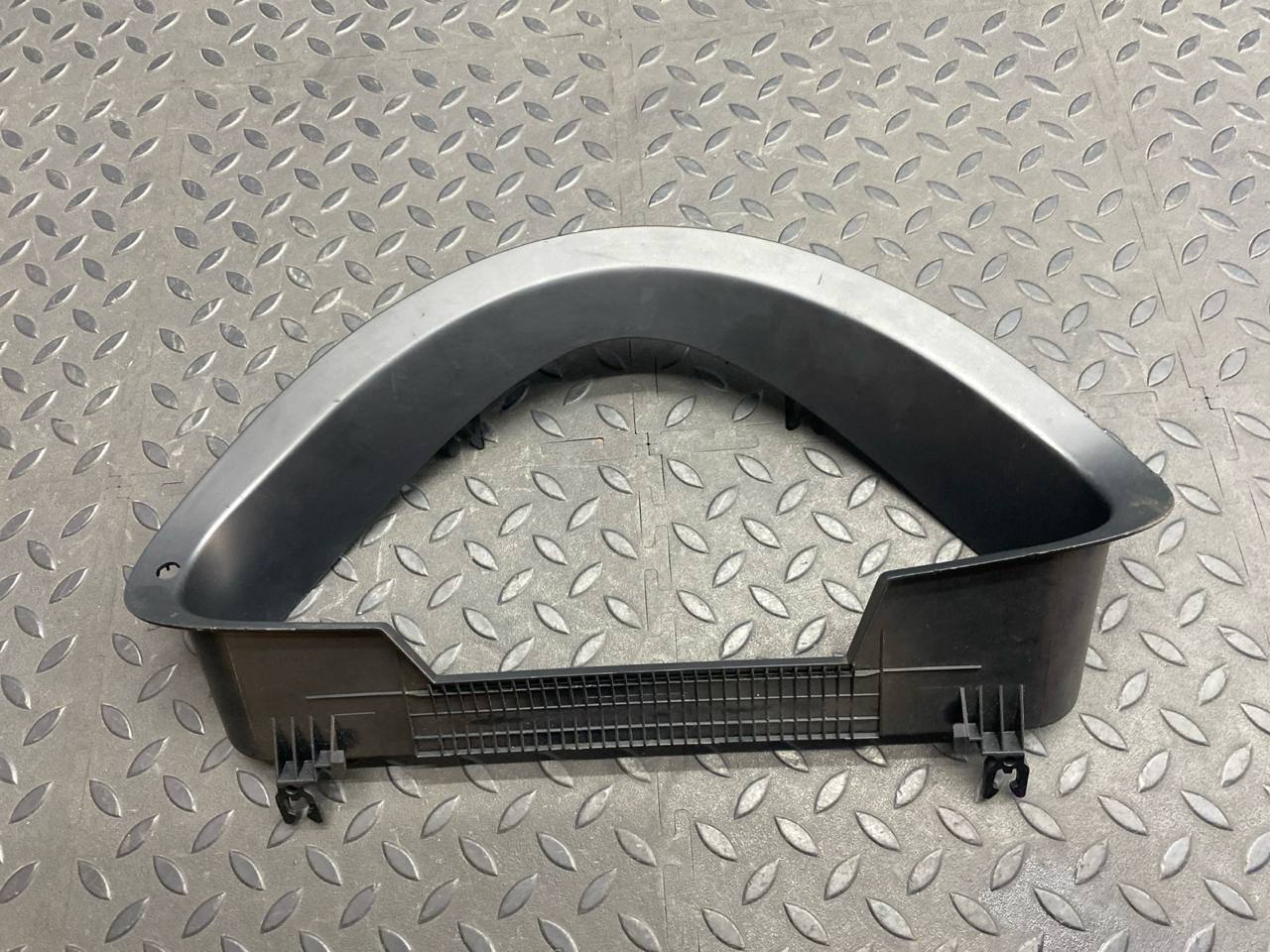 Накладка на торпедо левая Mercedes E/W211 2002-2009