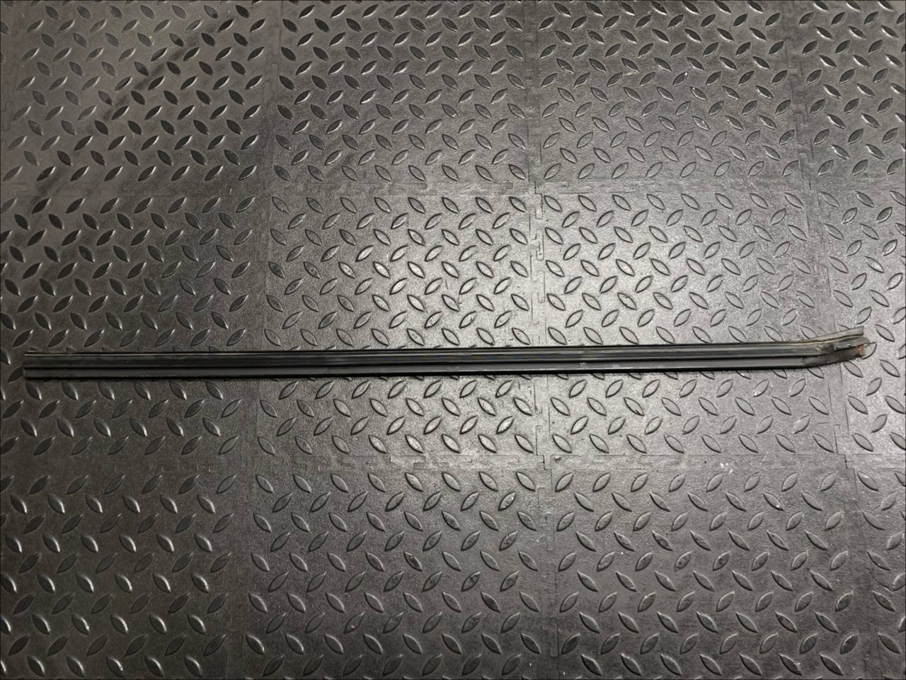 Уплотнитель двери передний Mercedes C/W202 1993-2001