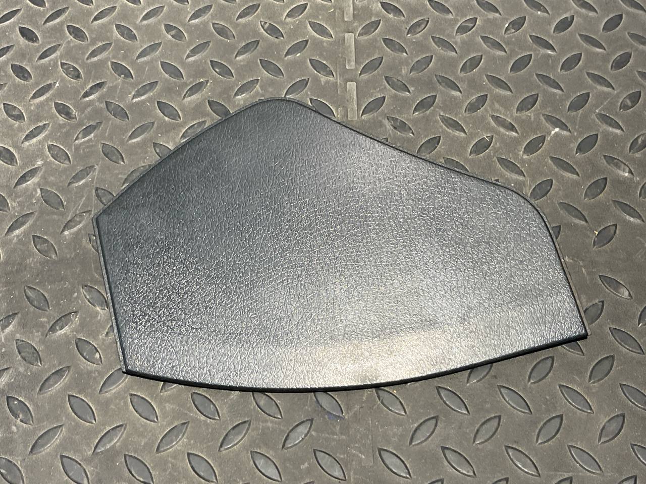 Накладка на торпедо левая Mercedes E/W210 1995-2003