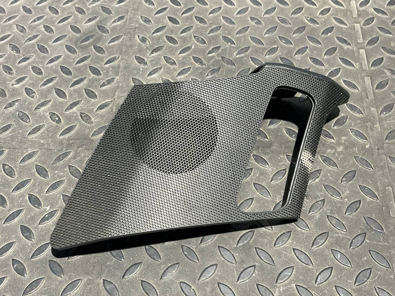 Накладка на торпедо правая Mercedes E/W210 1995-2003