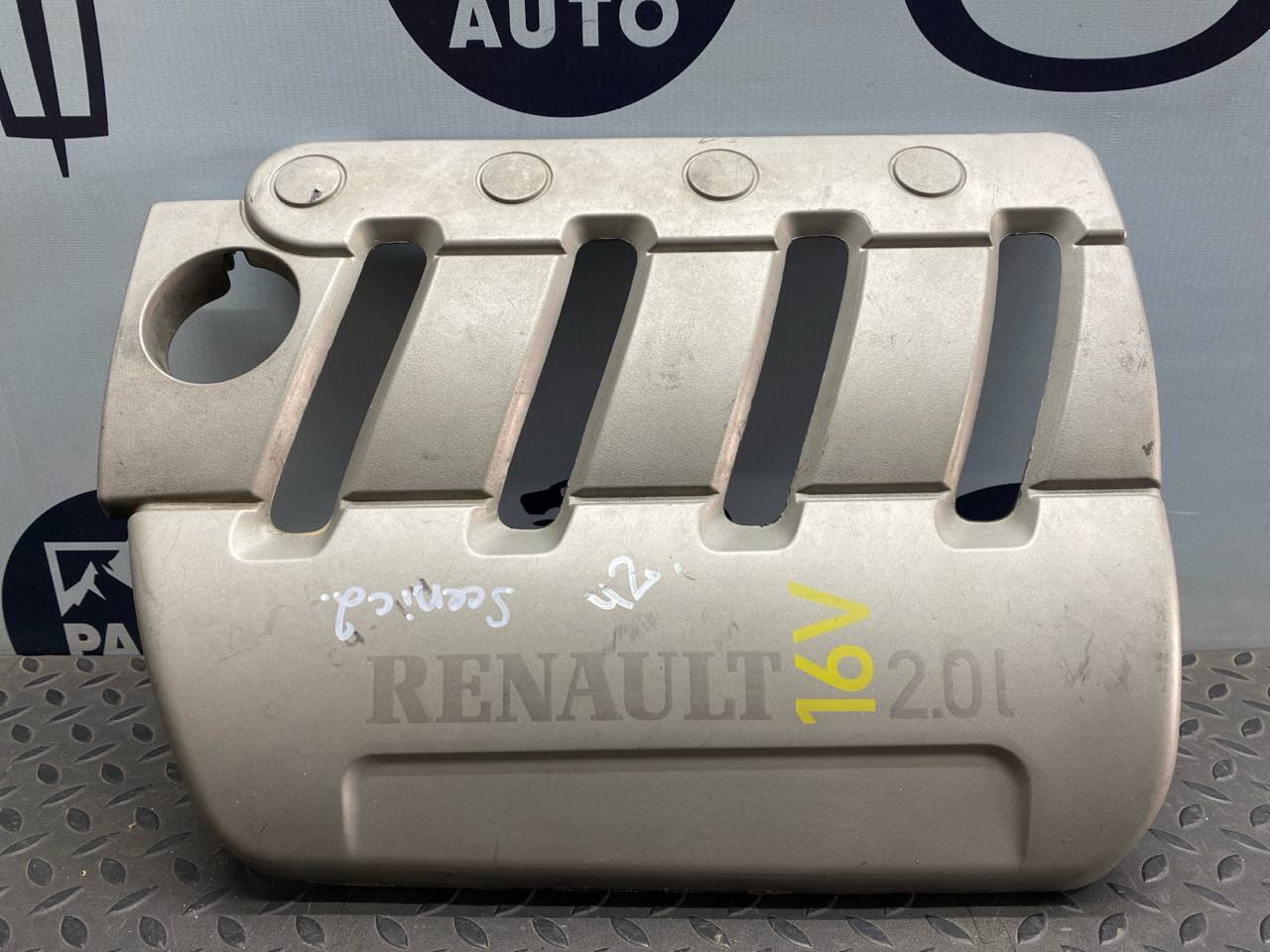 Крышка на двигатель (Декоративная) Renault Scenic/2 2003-2009