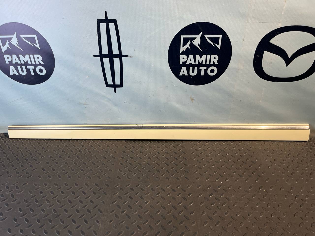 Молдинг двери передний левый Mercedes E/W211 2002-2009