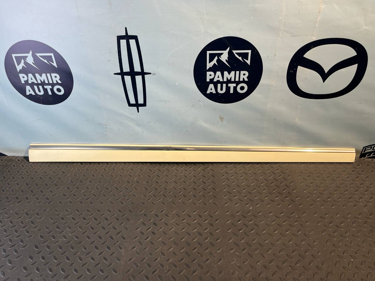 Молдинг двери передний правый Mercedes E/W211 2002-2009