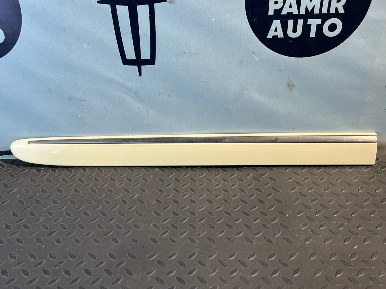 Молдинг двери задний правый Mercedes E/W211 2002-2009