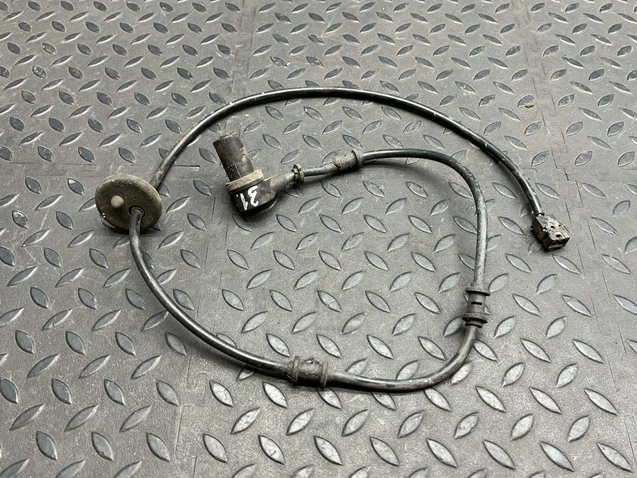 Датчик ABS задний левый Mercedes E/W210 1995-2003