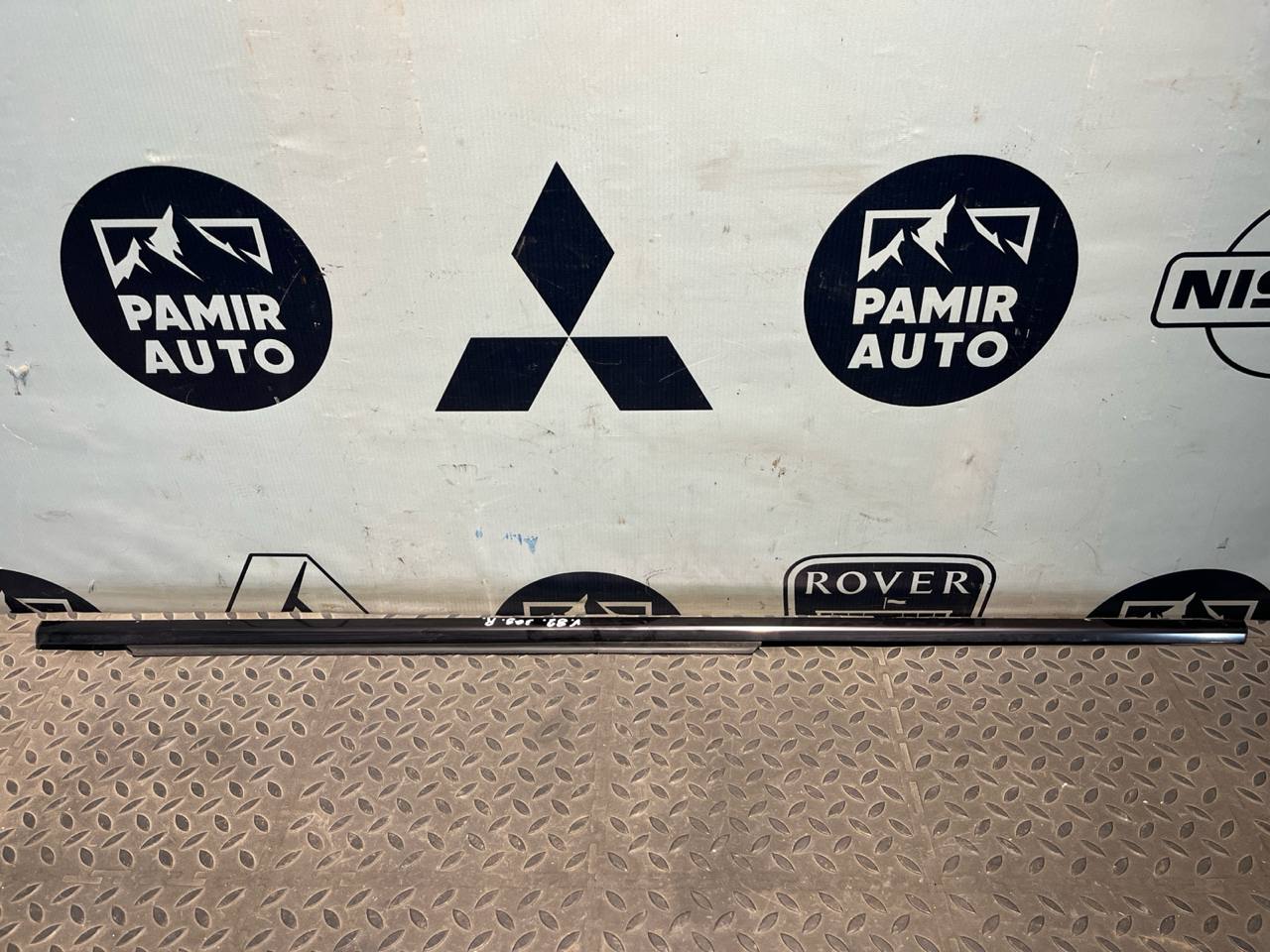 Уплотнитель двери задний правый Mercedes E/W211 2002-2009