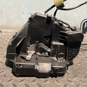 Замок двери задний правый Mercedes E/W211 2002-2009