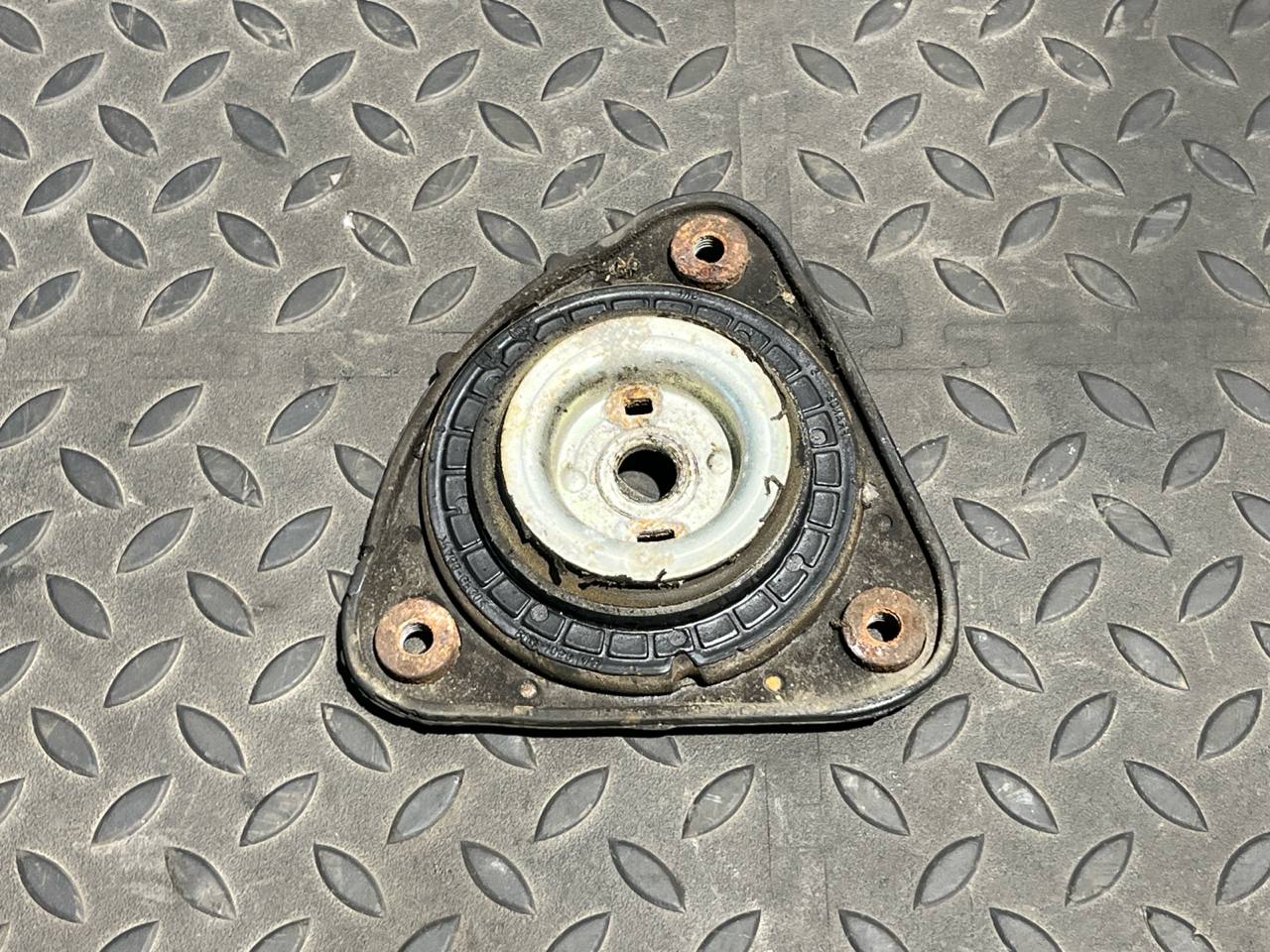 Опора амортизатора передняя Ford Focus/2 2004-2011