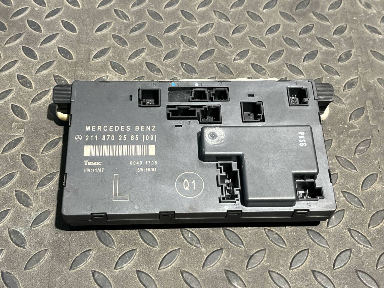 Блок комфорта двери передний левый Mercedes E/W211 2002-2009