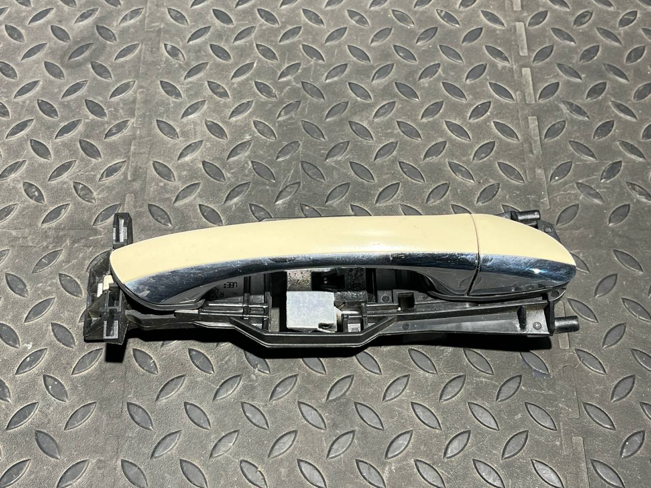 Ручка двери передняя правая Mercedes E/W211 2002-2009