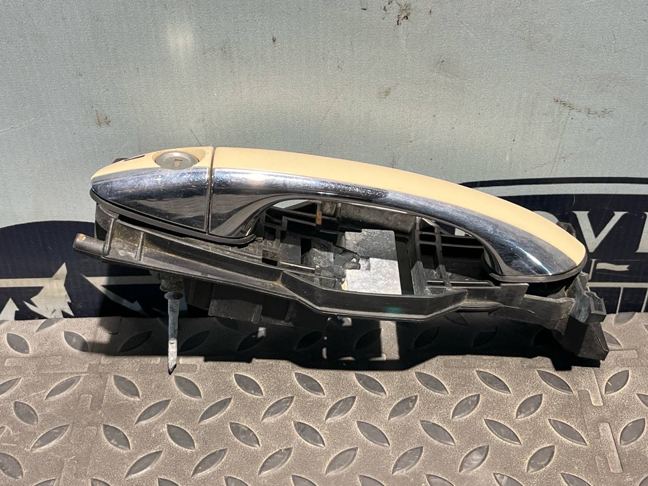 Ручка двери передняя левая Mercedes E/W211 2002-2009