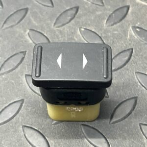 Кнопка стеклоподъемника Ford Focus/2 2004-2011