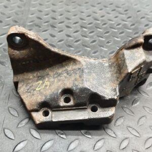 Кронштейн двигателя Opel Astra/H 2004-2014