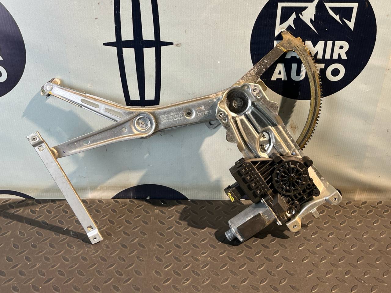 Стеклоподъемник передний левый Opel Astra/H 2004-2014