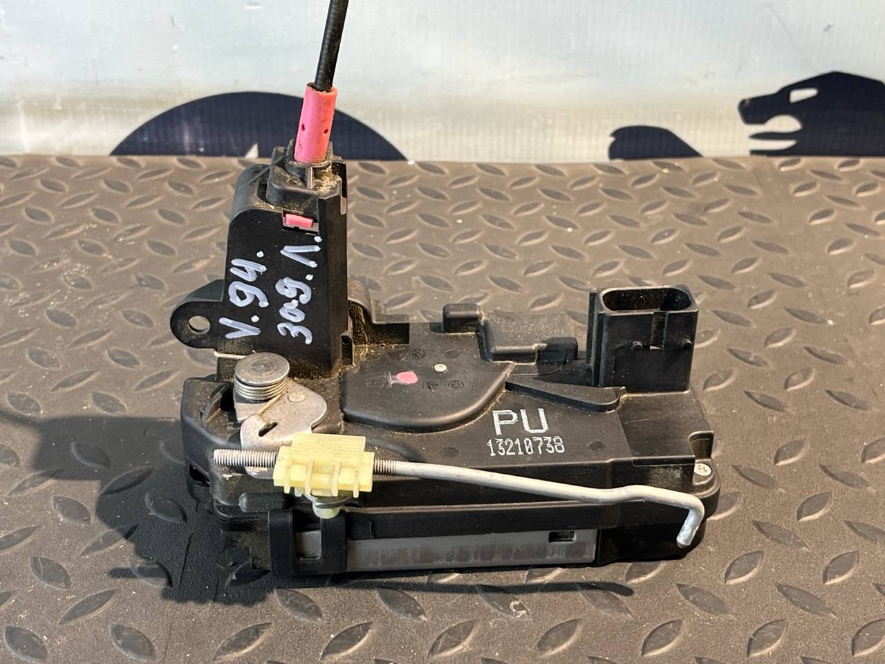 Замок двери задний левый Opel Astra/H 2004-2014