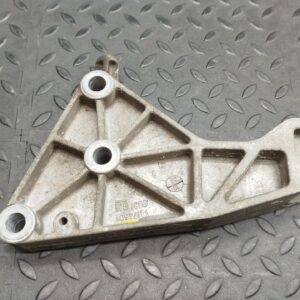 Кронштейн опоры двигателя Opel Astra/H 2004-2014