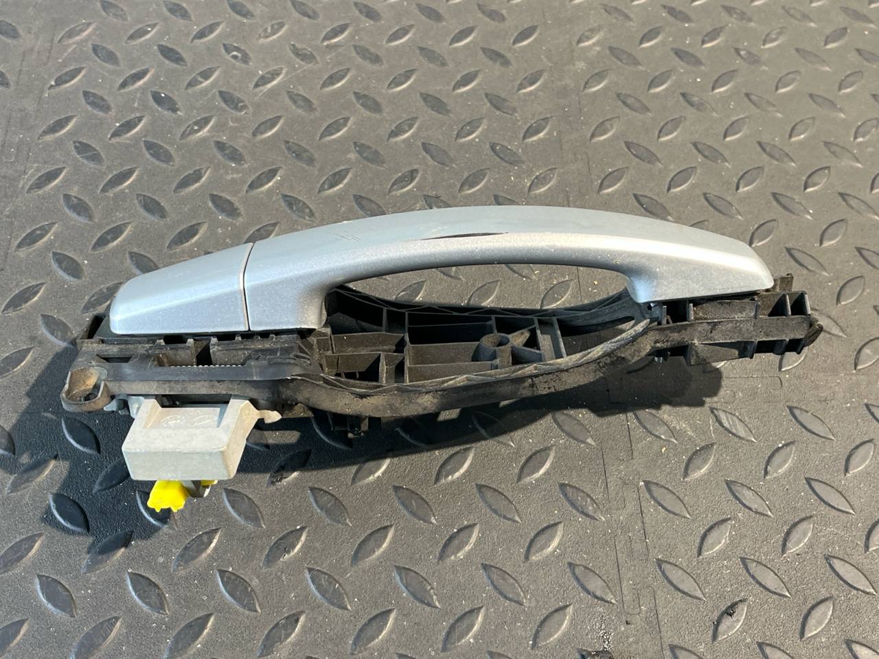 Ручка двери задняя левая Opel Astra/H 2004-2014