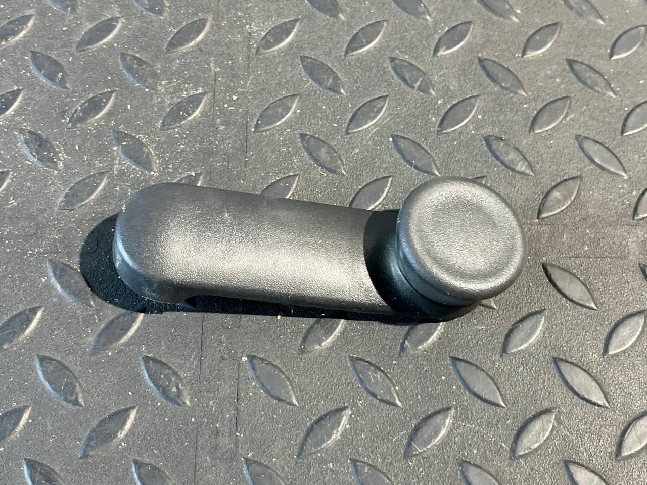 Ручка стеклоподъемника Opel Astra/H 2004-2014