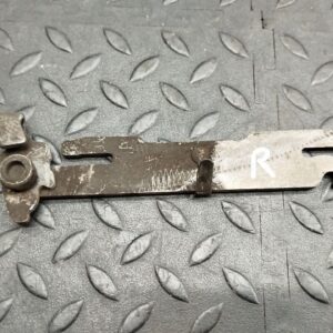 Планка разводки тормозных колодок правая Land Rover Freelander 1998-2006