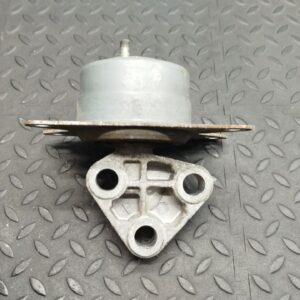 Опора двигателя Opel Astra/H 2004-2014