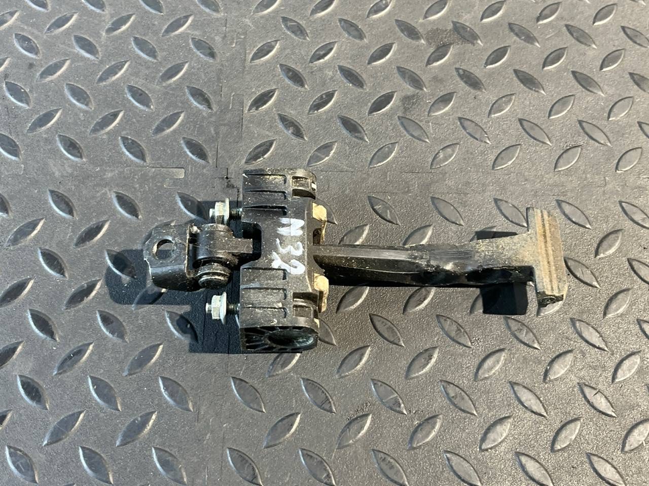 Ограничитель двери задний Opel Zafira/B 2005-2014