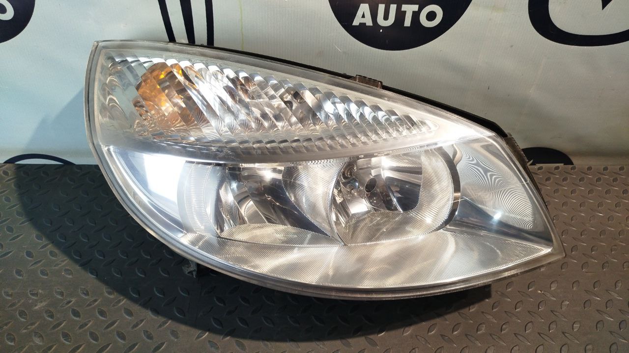 Фара правая Renault Scenic/2 2003-2009