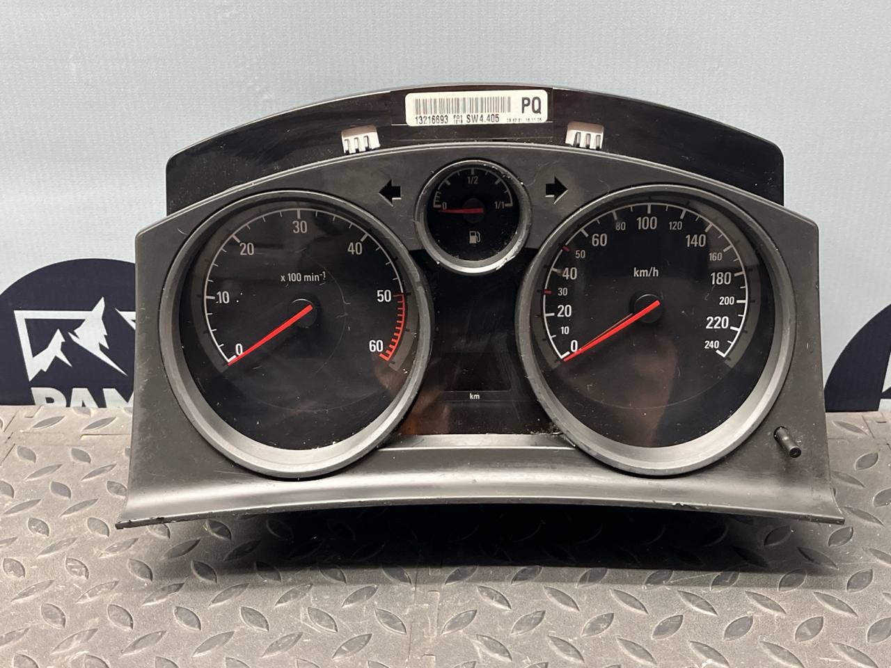 Комбинация приборов (Щиток) Opel Zafira/B 2005-2014