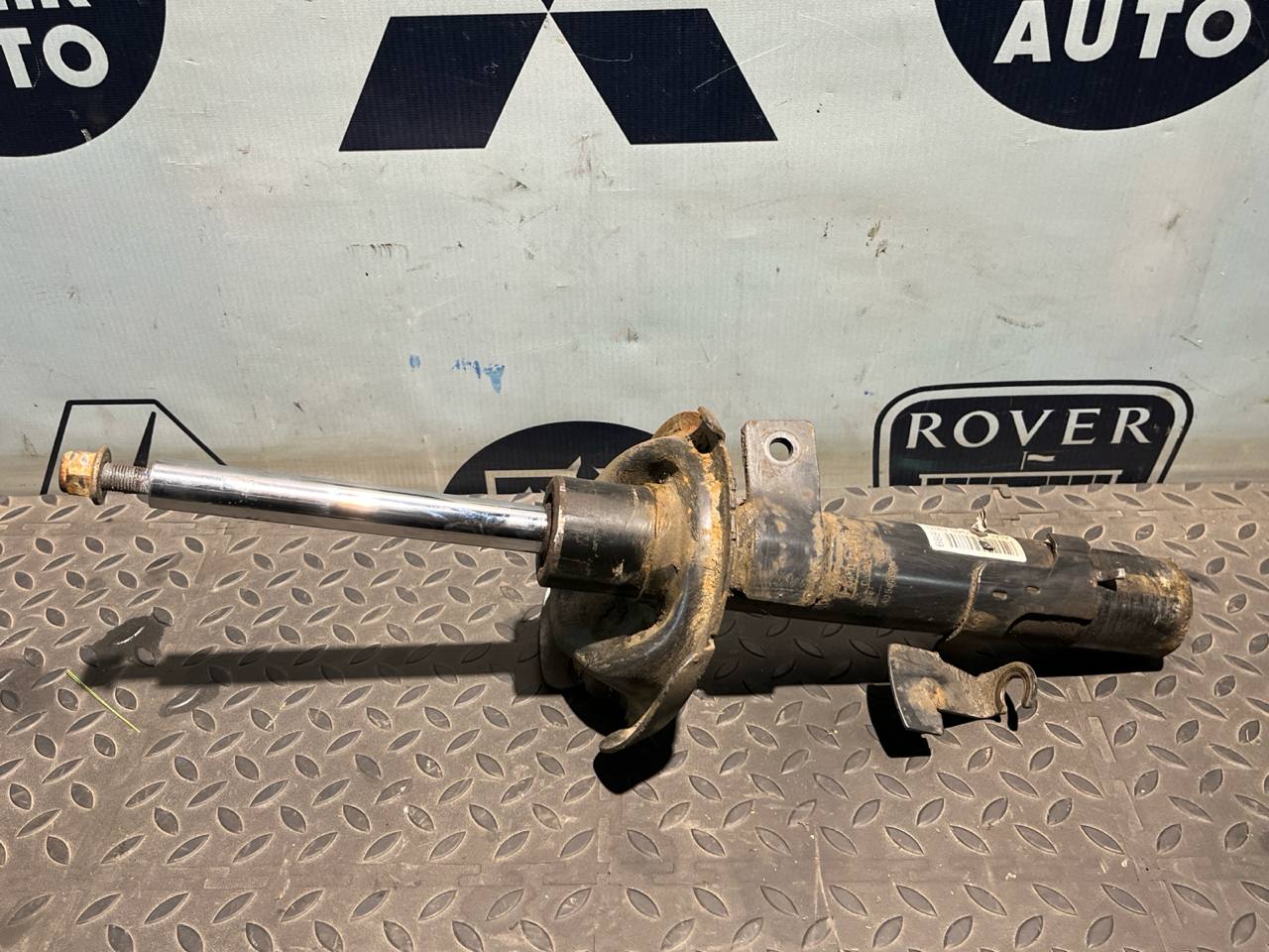 Амортизатор передний правый Ford Focus/2 2004-2011