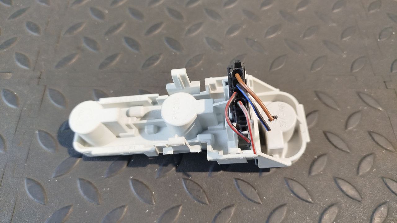 Плата заднего фонаря левая Mercedes B/W245 2005-2011