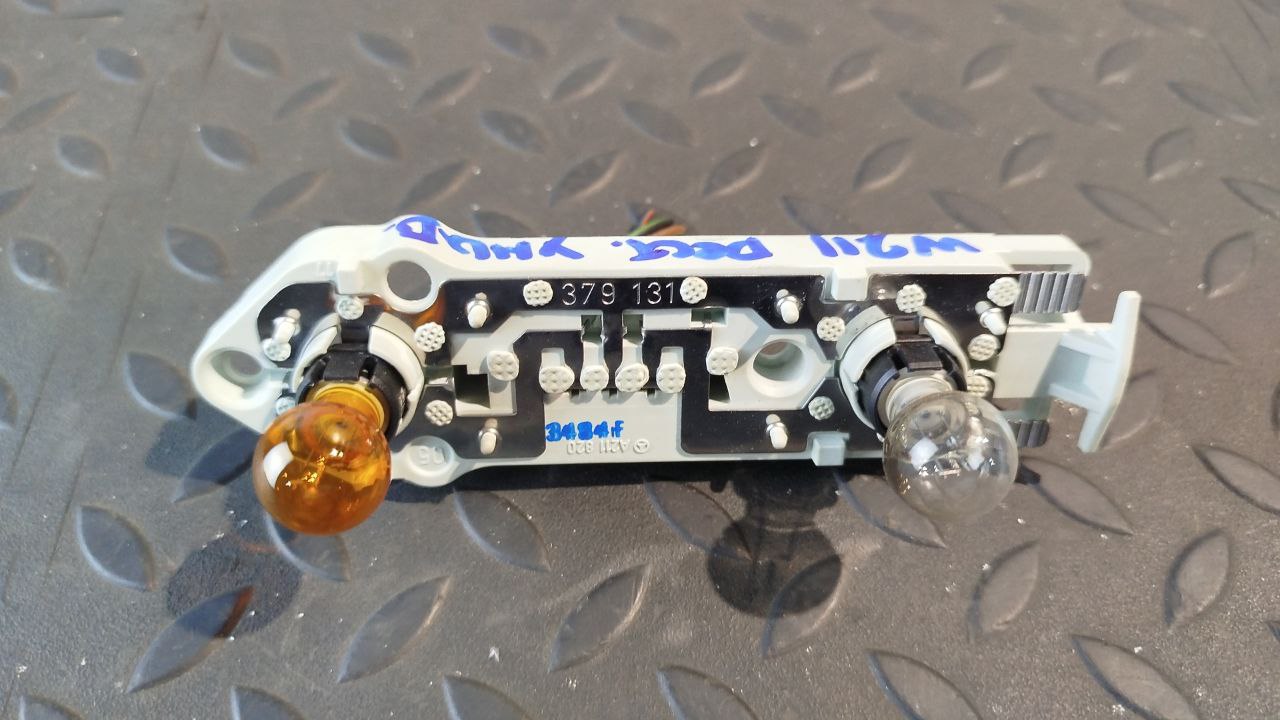 Плата заднего фонаря Mercedes E/W211 2002-2009