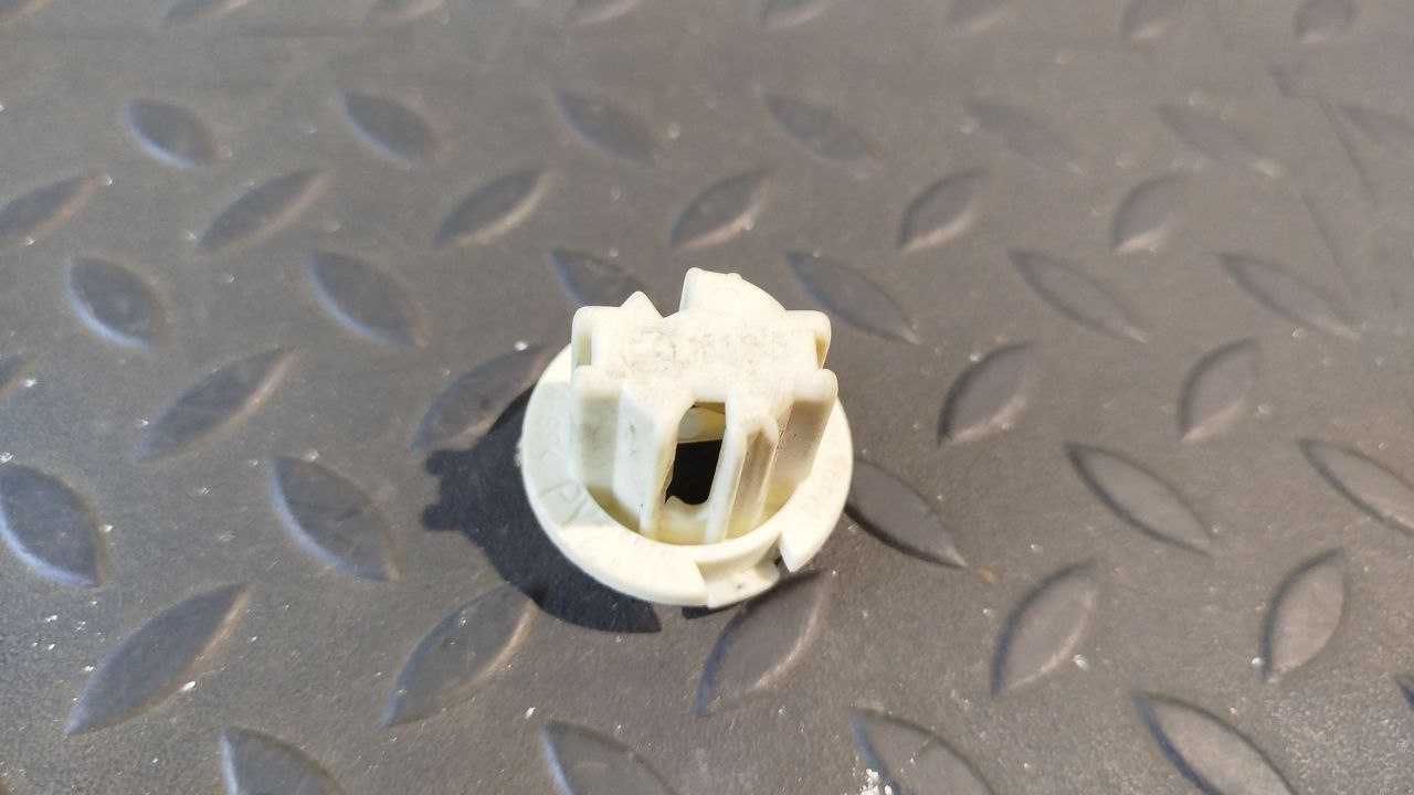 Патрон лампы Mercedes E/W210 1995-2003