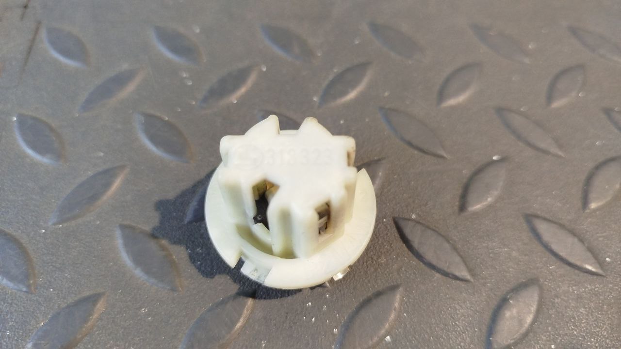 Патрон лампы Mercedes E/W210 1995-2003