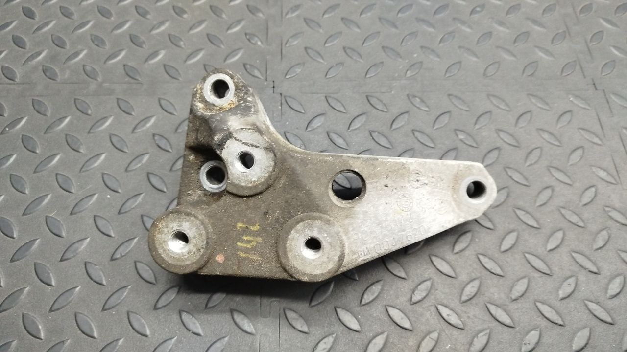 Кронштейн КПП Opel Astra/H 2004-2014