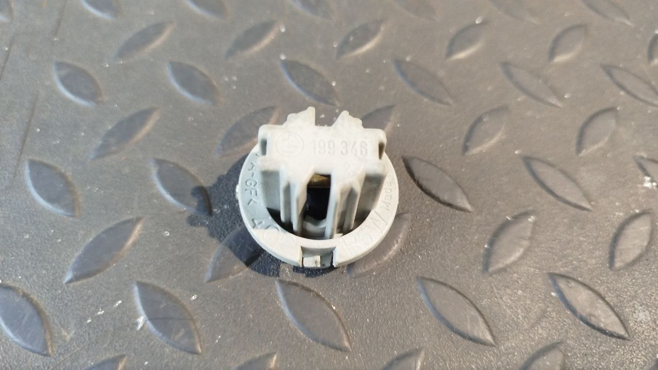 Патрон лампы Mercedes E/W210 1995-2003