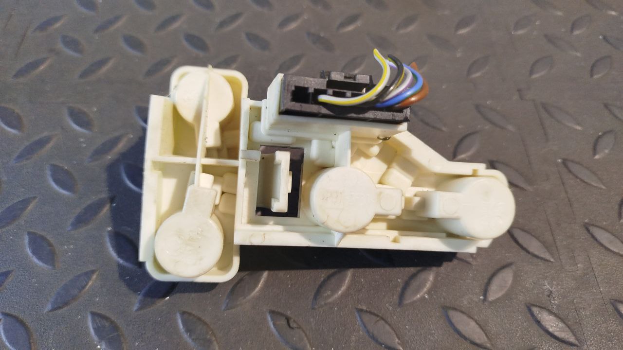 Плата заднего фонаря левая BMW 3/E90 2004-2013